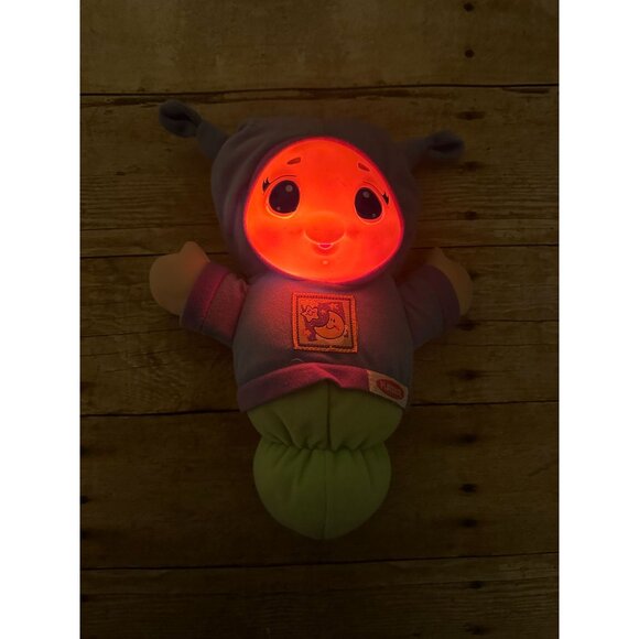 Playskool Lullaby Gloworm 2005 Bug Toy Light Up Green Blue Shirt 6 Songs 06552 - Picture 2 of 9